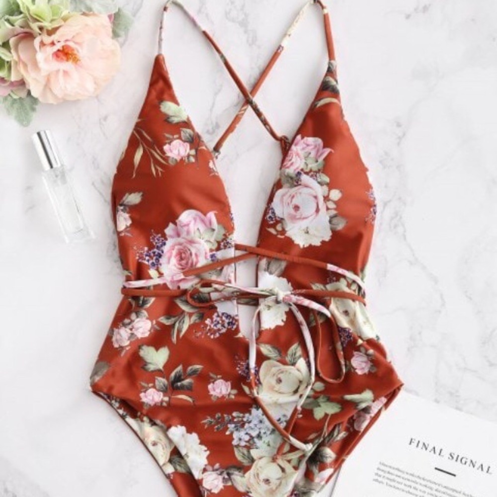 One piece floral high cut bathing suit - Picture 1 of 4